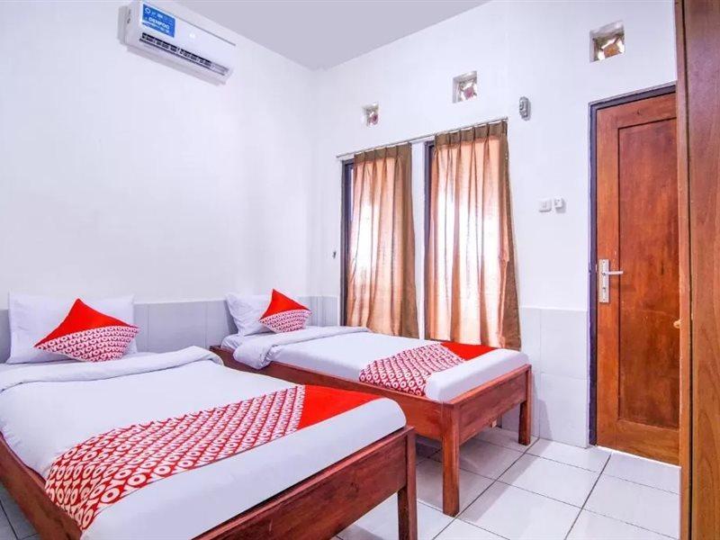 Oyo 3317 Maju Jaya Homestay Syariah Bogor Exterior photo