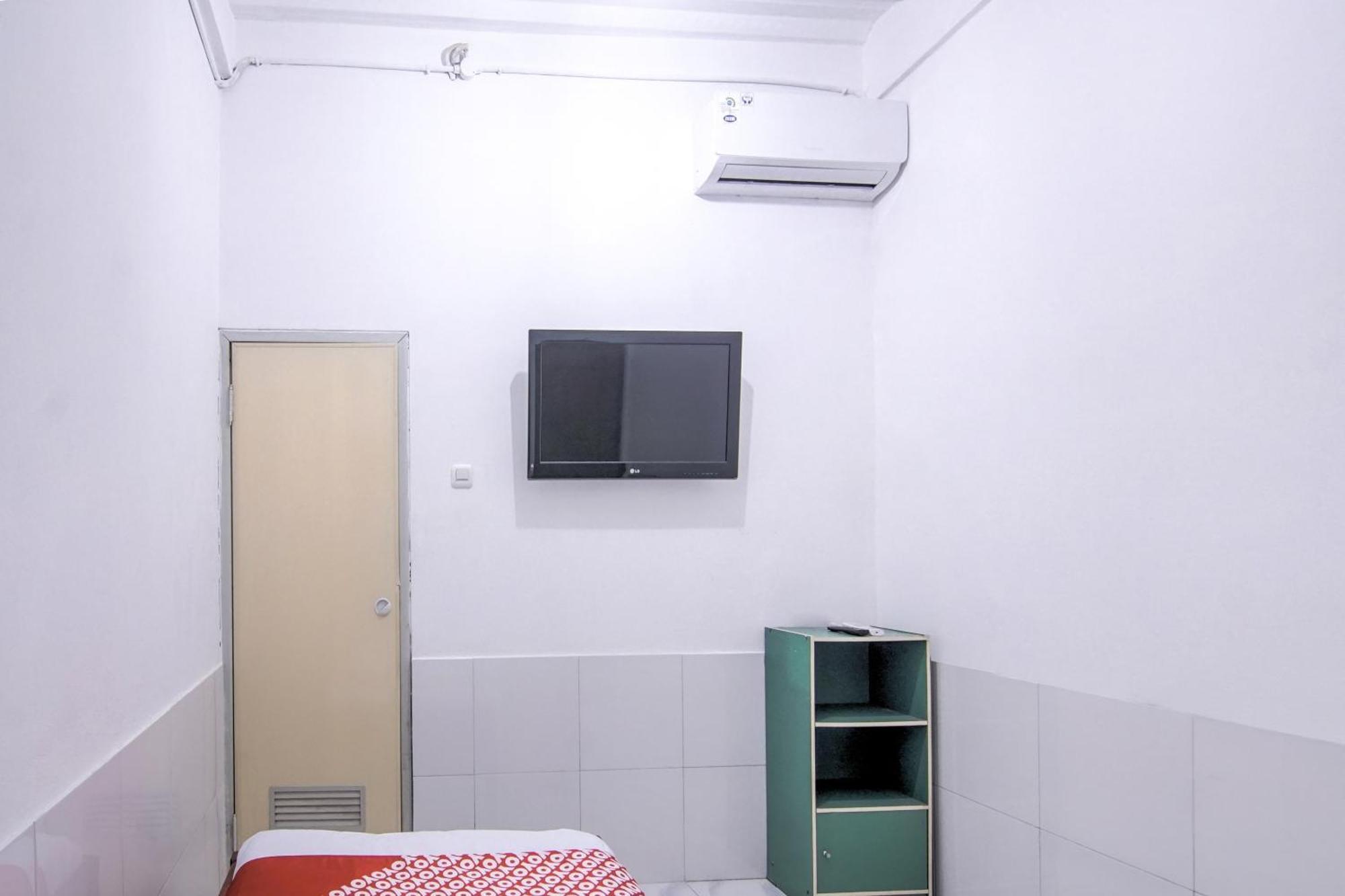 Oyo 3317 Maju Jaya Homestay Syariah Bogor Exterior photo