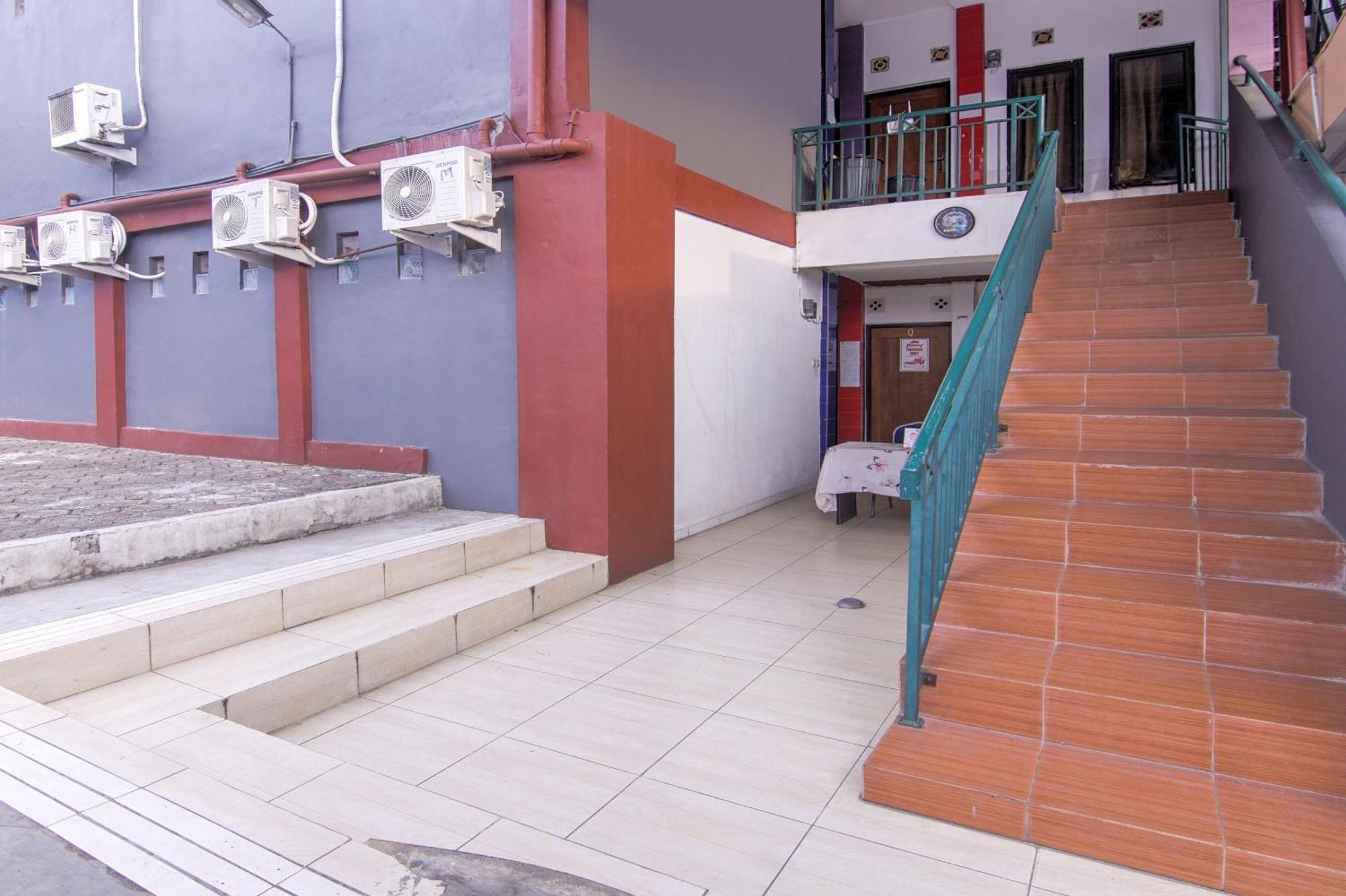 Oyo 3317 Maju Jaya Homestay Syariah Bogor Exterior photo